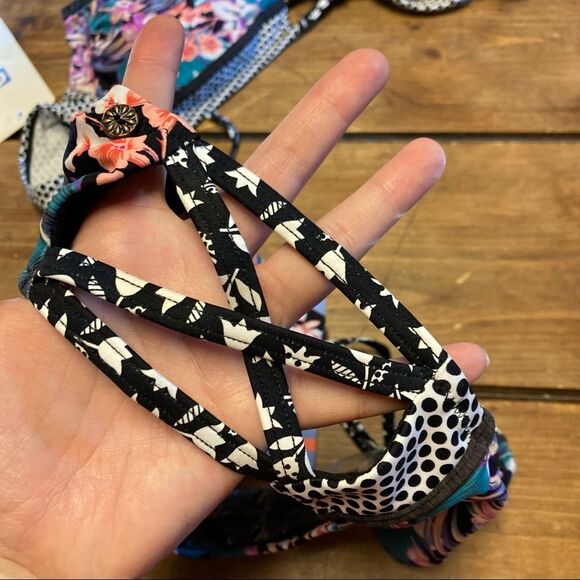 NWT Kuleana Swimsuit Tropical 2 Piece Bikini Bandeau Ruffle Top Bottoms Small - Picture 11 of 14